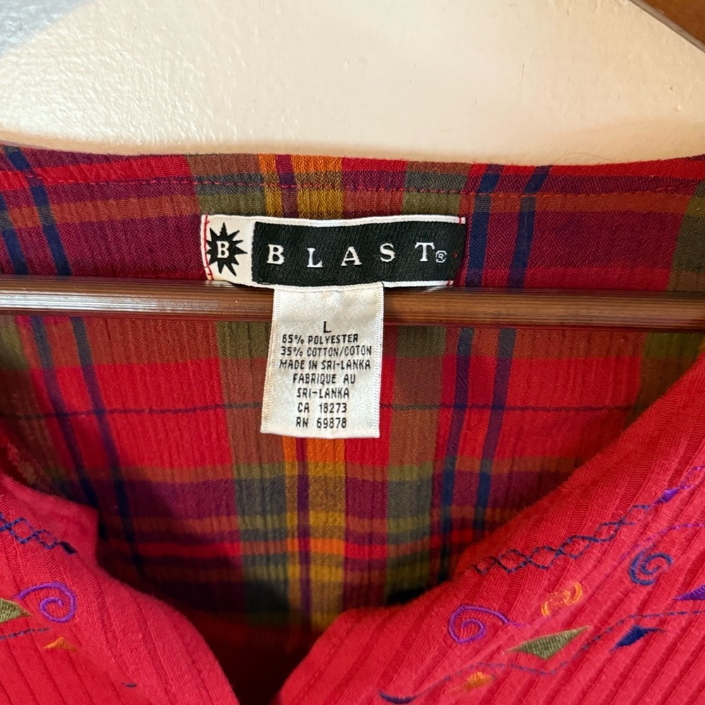 Red Ribbed Top with Embroidered spirals - Picture 3 of 3